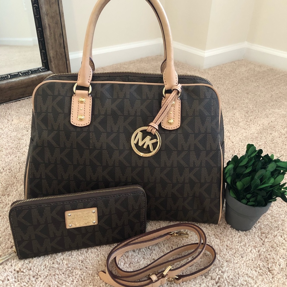 ‼️⛔️SOLD‼️⛔️Micheal Kors satchel